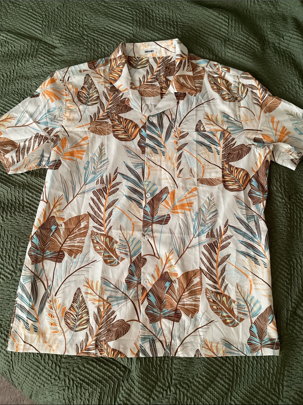 Coofandy Men's Short-Sleeve Tropical Print Shirt- XL new without tags.